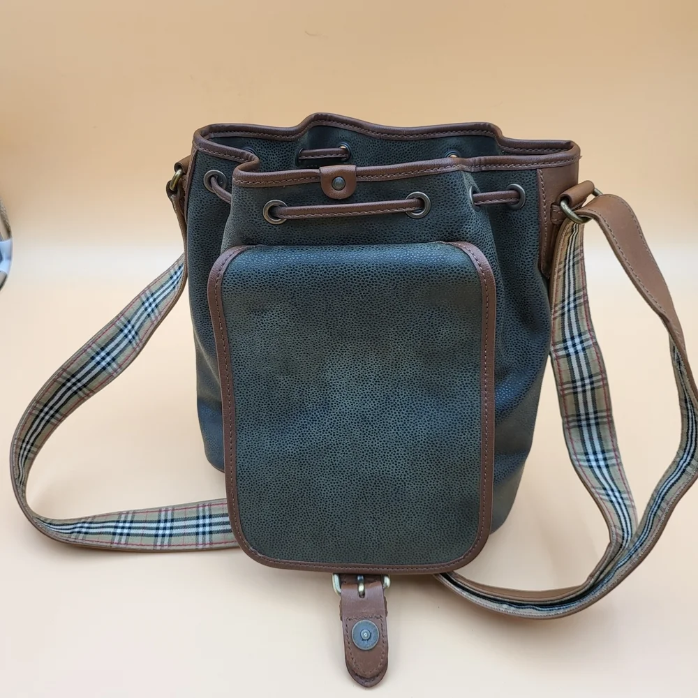Burberrys leather vintage England check crossbody shoulder bag..authentic ! - Picture 9 of 16